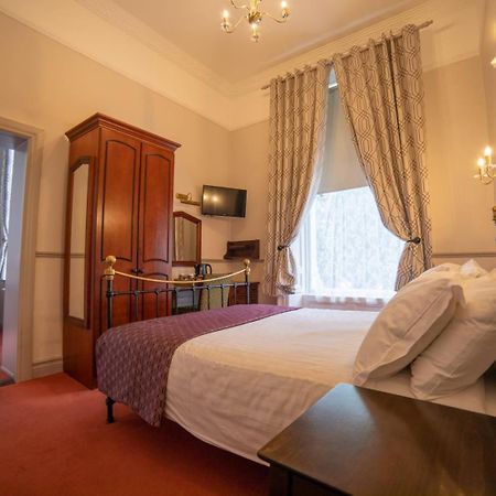 เดอะ แลนส์ดาวน์ โฮเทล Hotel ดับลิน ภายนอก รูปภาพ