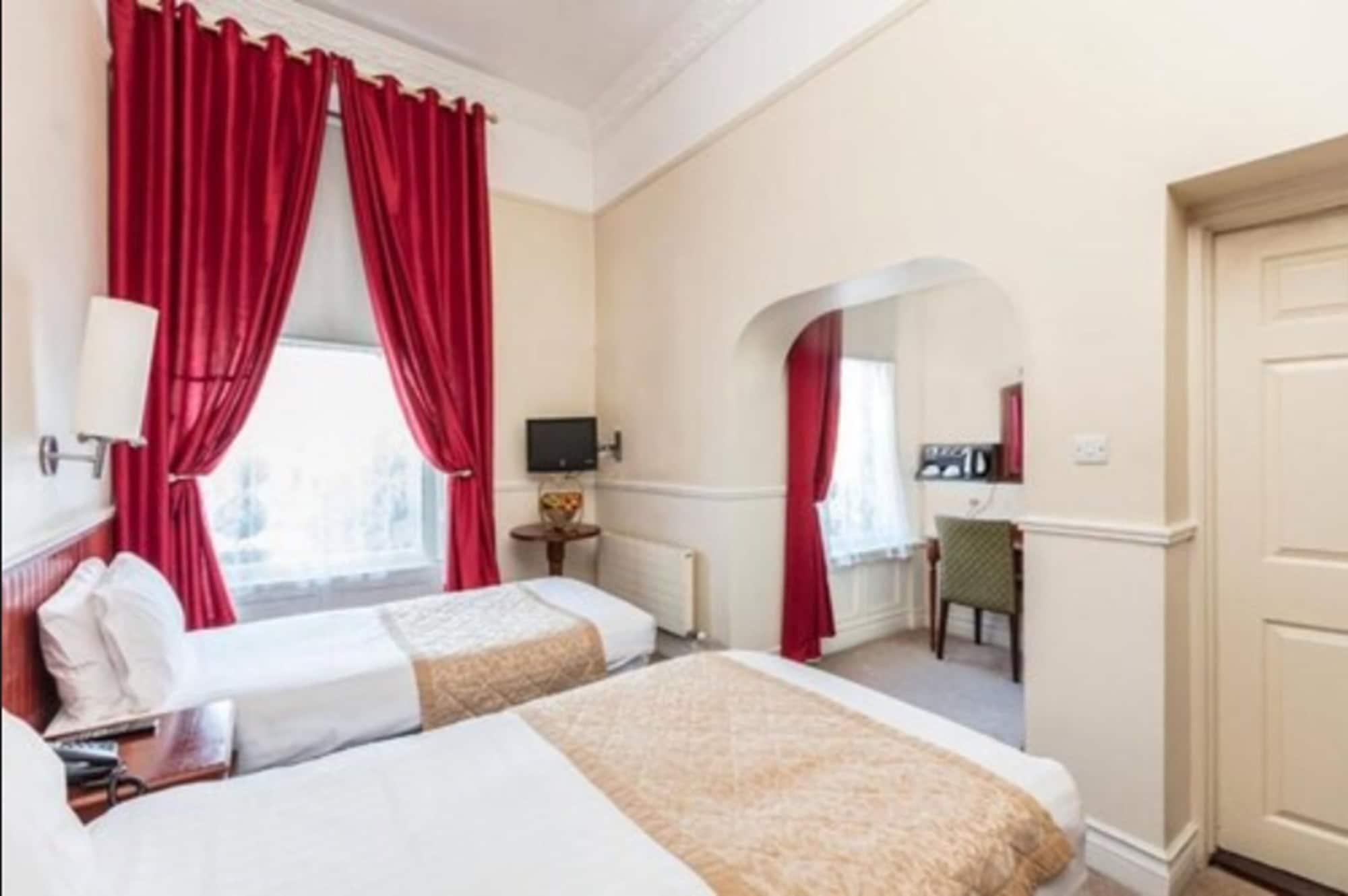 เดอะ แลนส์ดาวน์ โฮเทล Hotel ดับลิน ภายนอก รูปภาพ