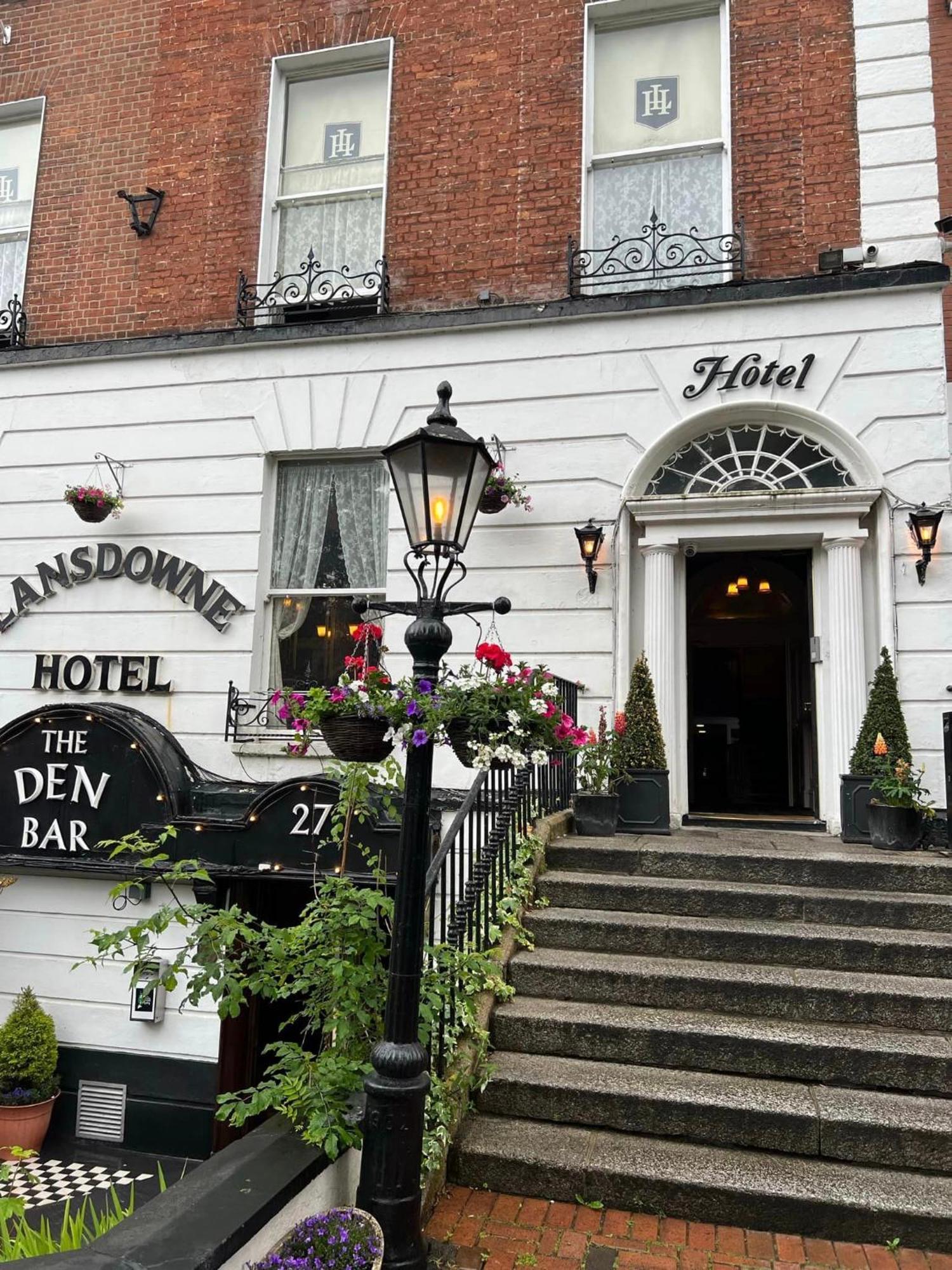 เดอะ แลนส์ดาวน์ โฮเทล Hotel ดับลิน ภายนอก รูปภาพ