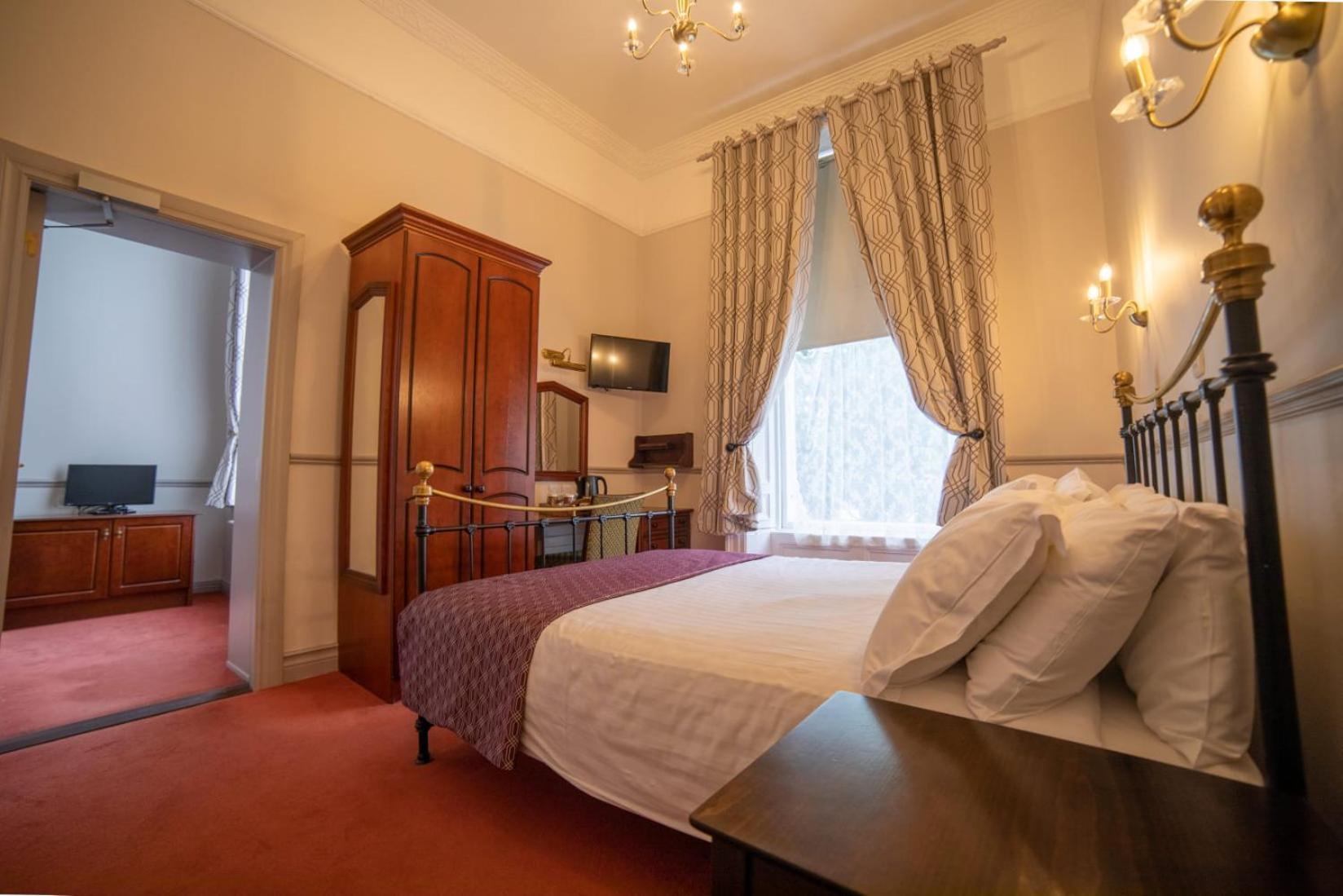 เดอะ แลนส์ดาวน์ โฮเทล Hotel ดับลิน ภายนอก รูปภาพ