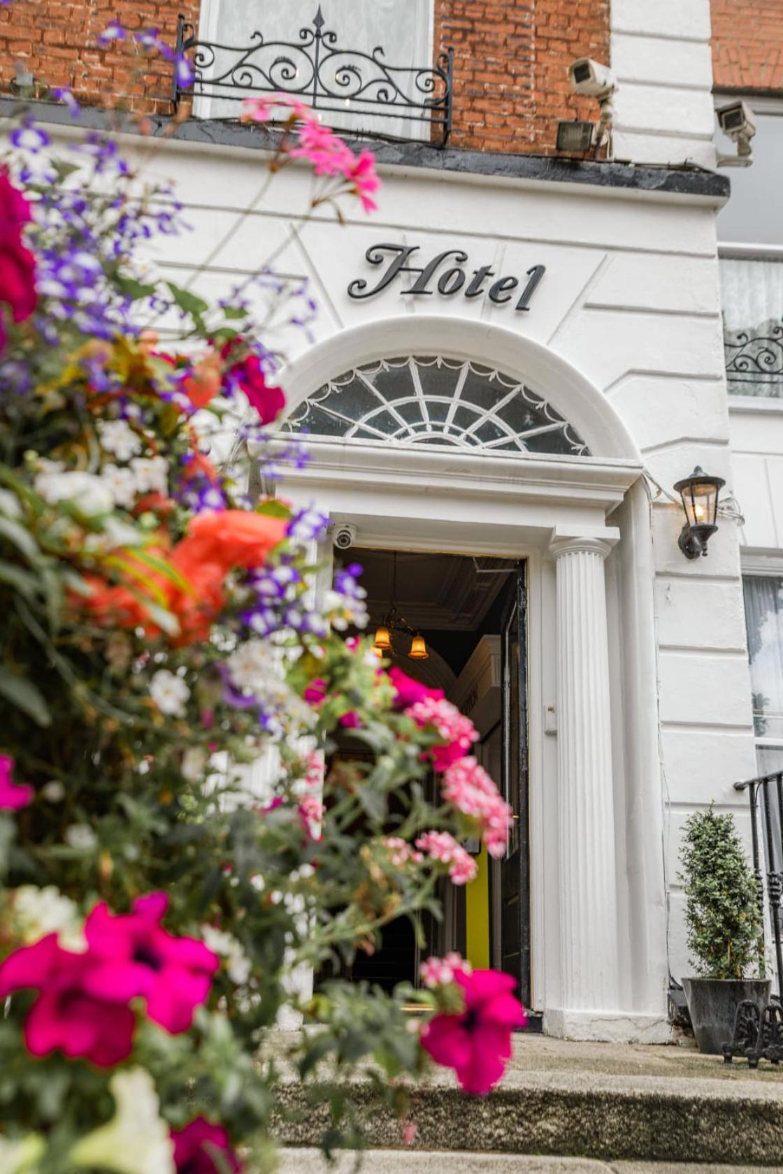 เดอะ แลนส์ดาวน์ โฮเทล Hotel ดับลิน ภายนอก รูปภาพ