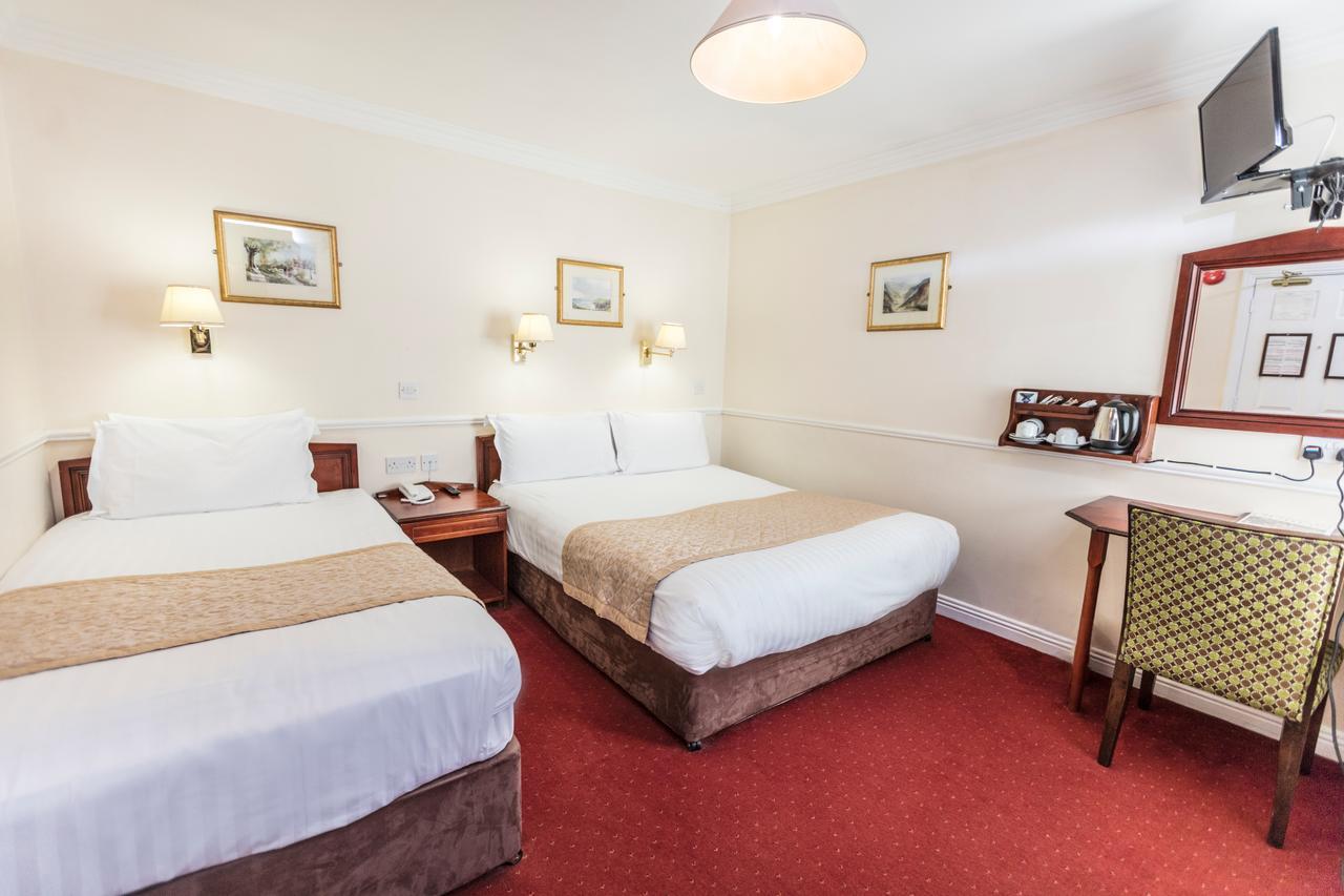 เดอะ แลนส์ดาวน์ โฮเทล Hotel ดับลิน ภายนอก รูปภาพ