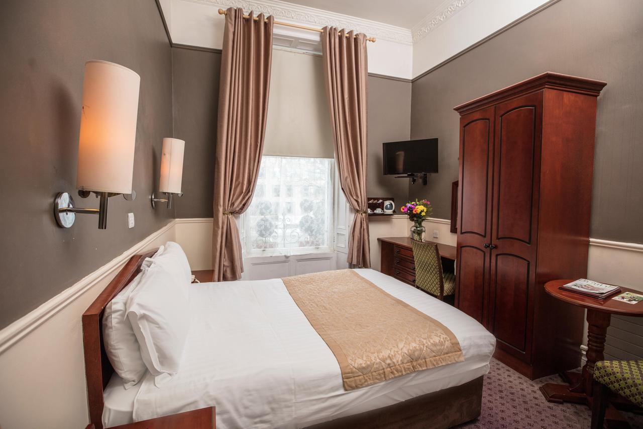 เดอะ แลนส์ดาวน์ โฮเทล Hotel ดับลิน ภายนอก รูปภาพ